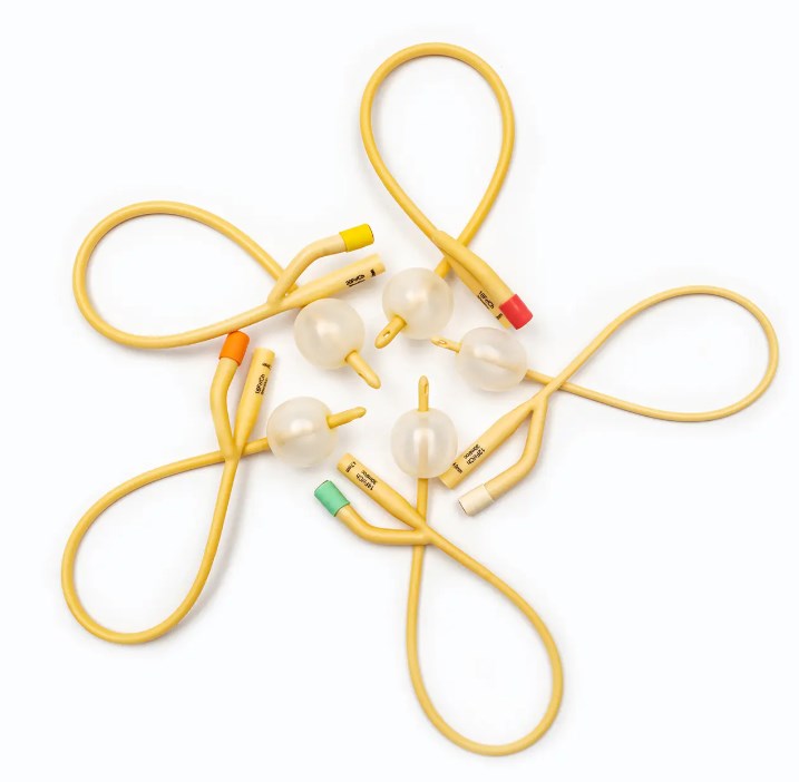 كيف تؤثر مواد وهيكل القسطرة البولية على تجربة المستخدم الفعلية؟